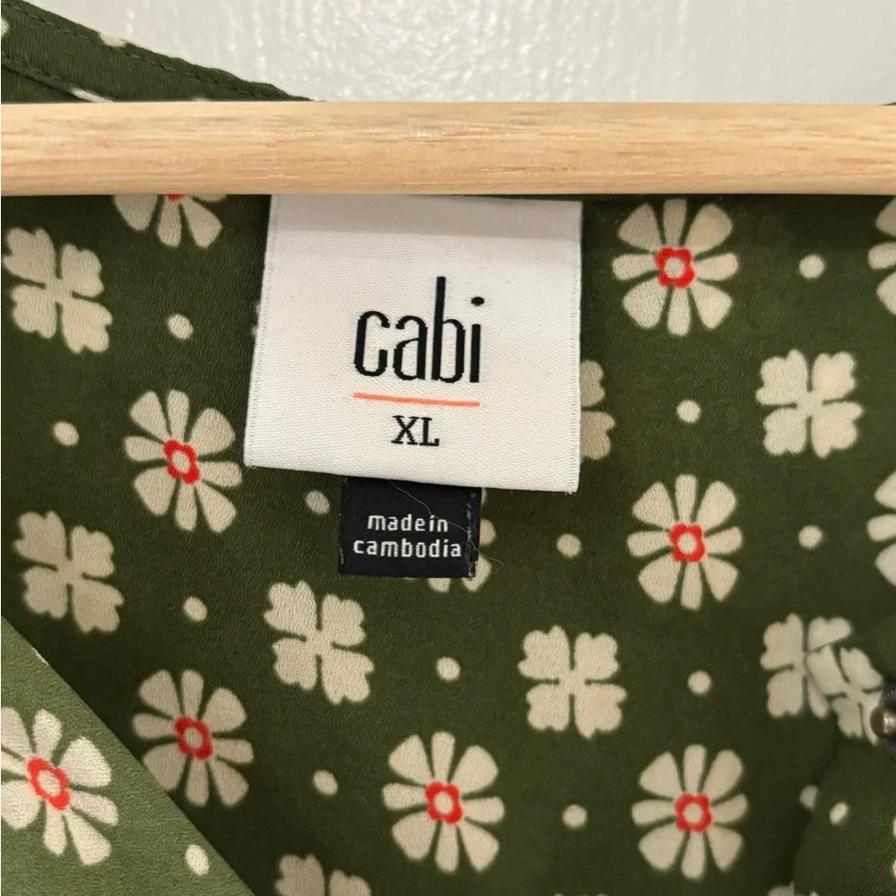 CAbi Green Floral Sleeveless Blouse xl - Picture 3 of 3